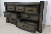 XAVIER DRESSER