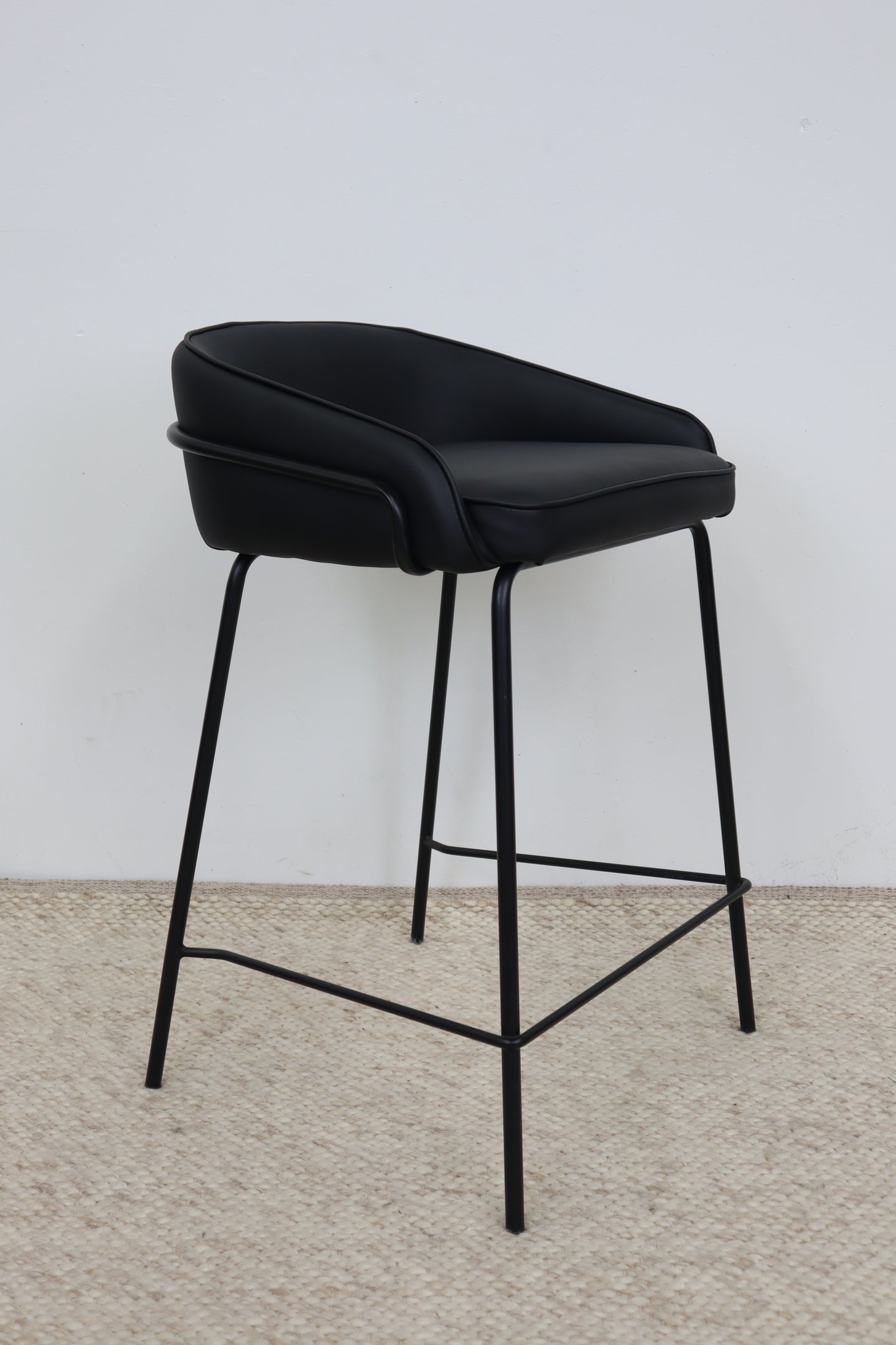 BASS BLACK BAR STOOL