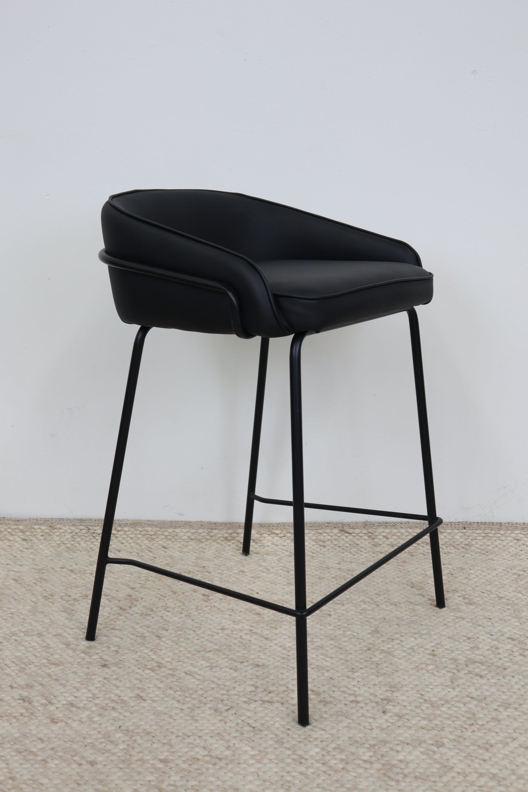 BASS BLACK BAR STOOL