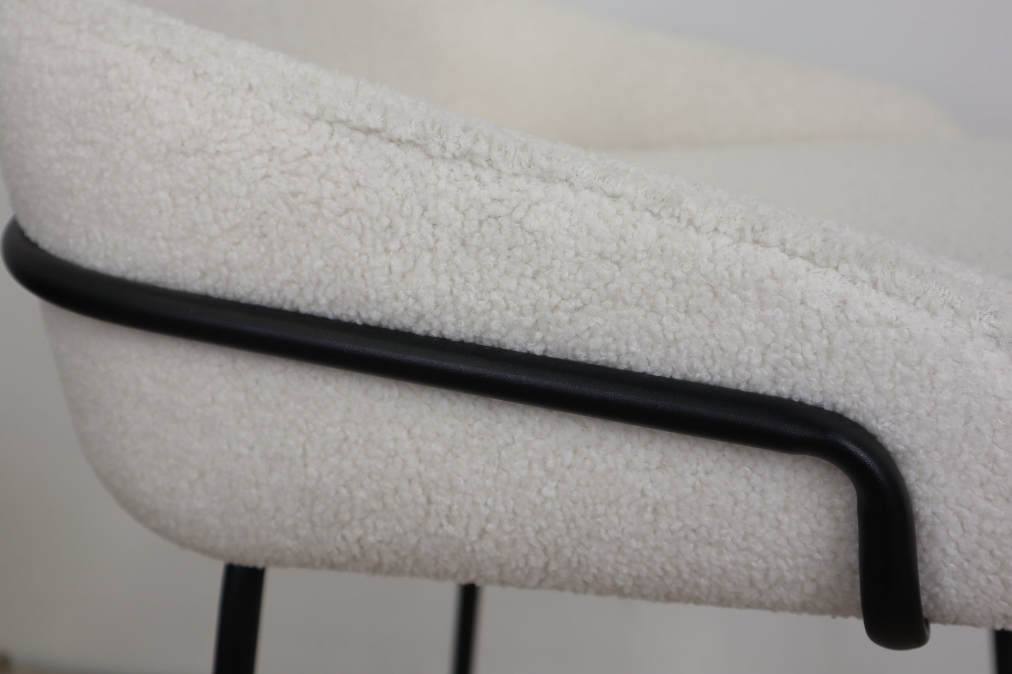 BASS WHITE BAR STOOL