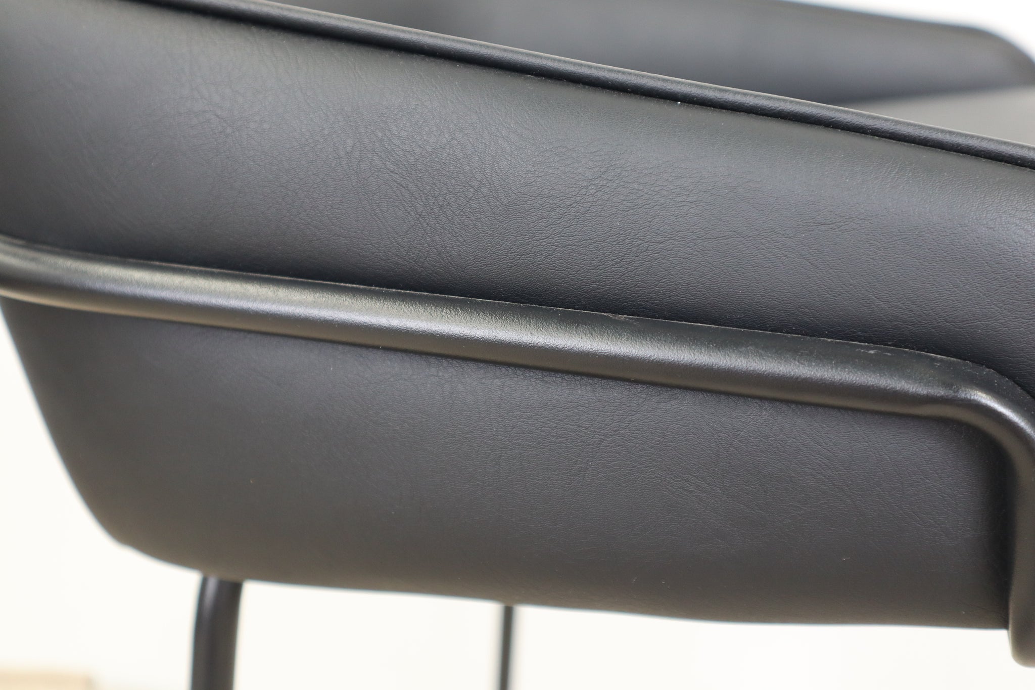 BASS BLACK BAR STOOL