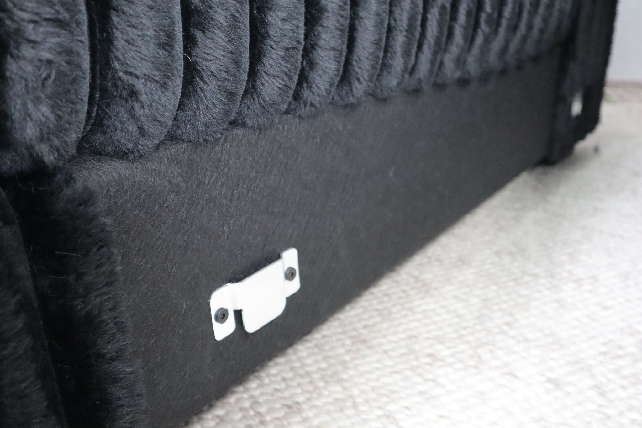 EVE BLACK FAUX FUR LOVESEAT