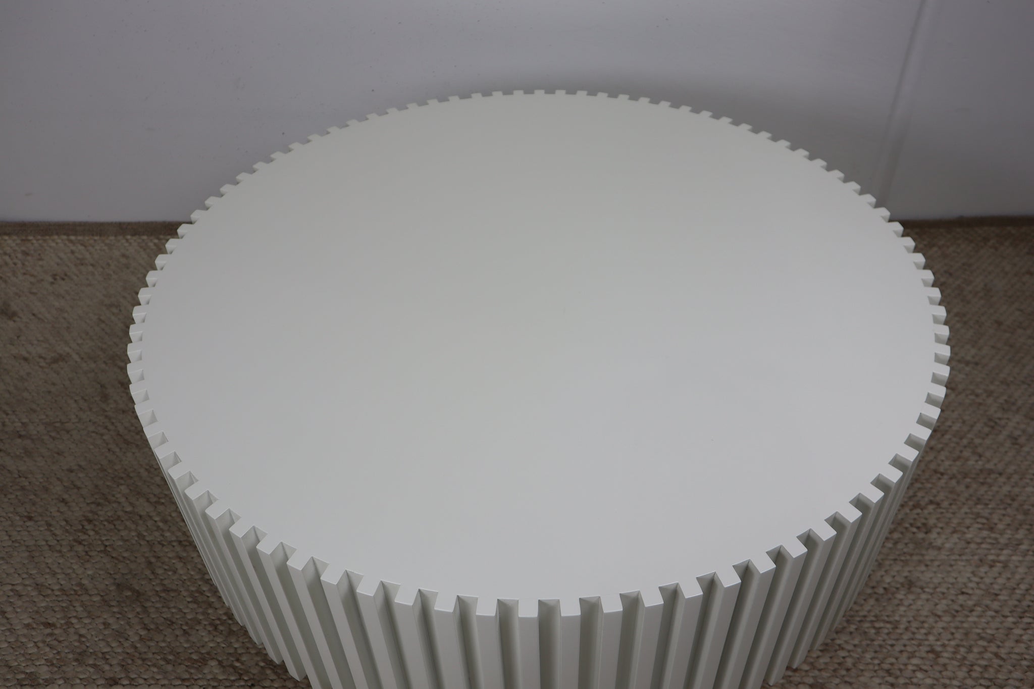 KAI WHITE ROUND COFFEE TABLE