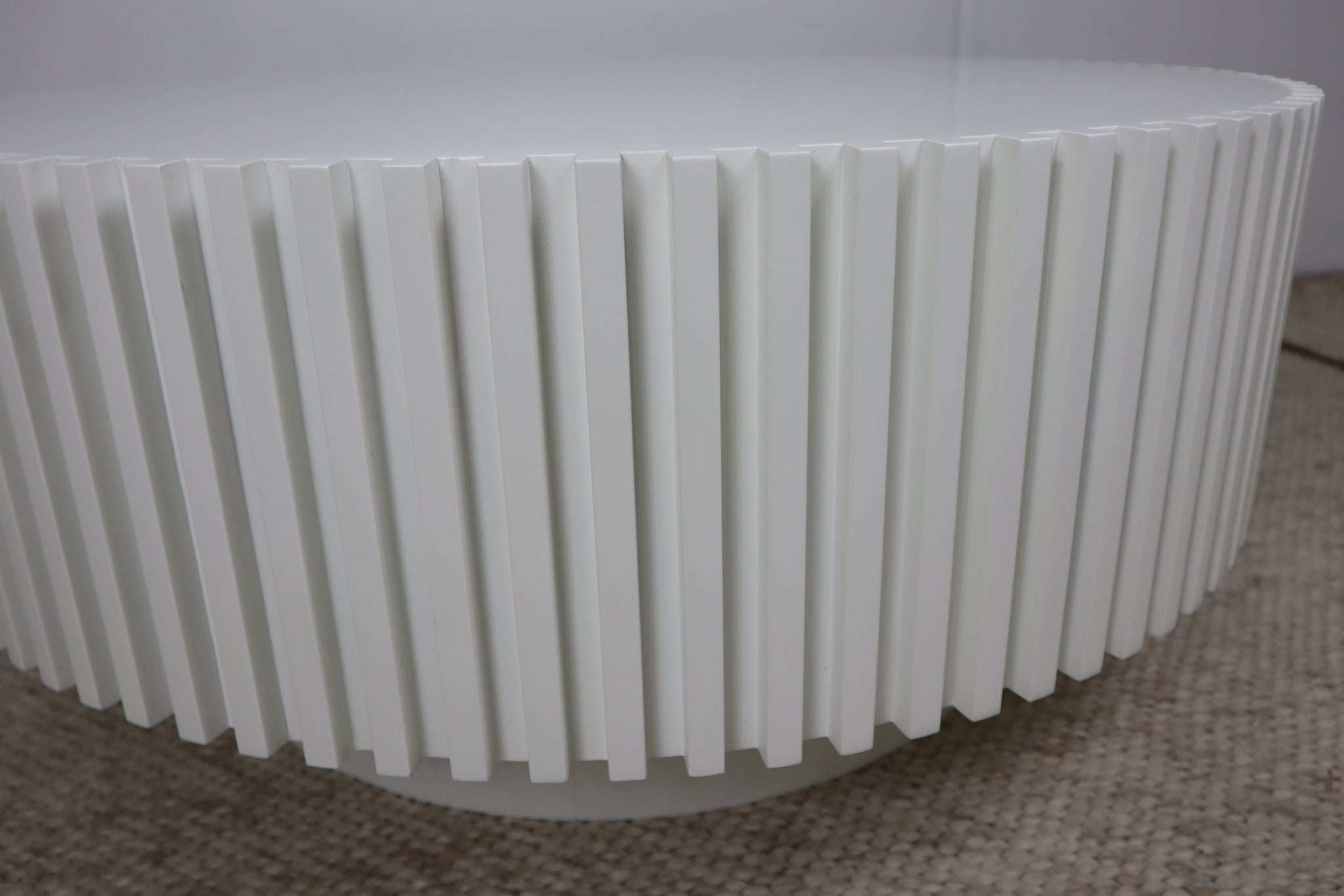 KAI WHITE ROUND COFFEE TABLE