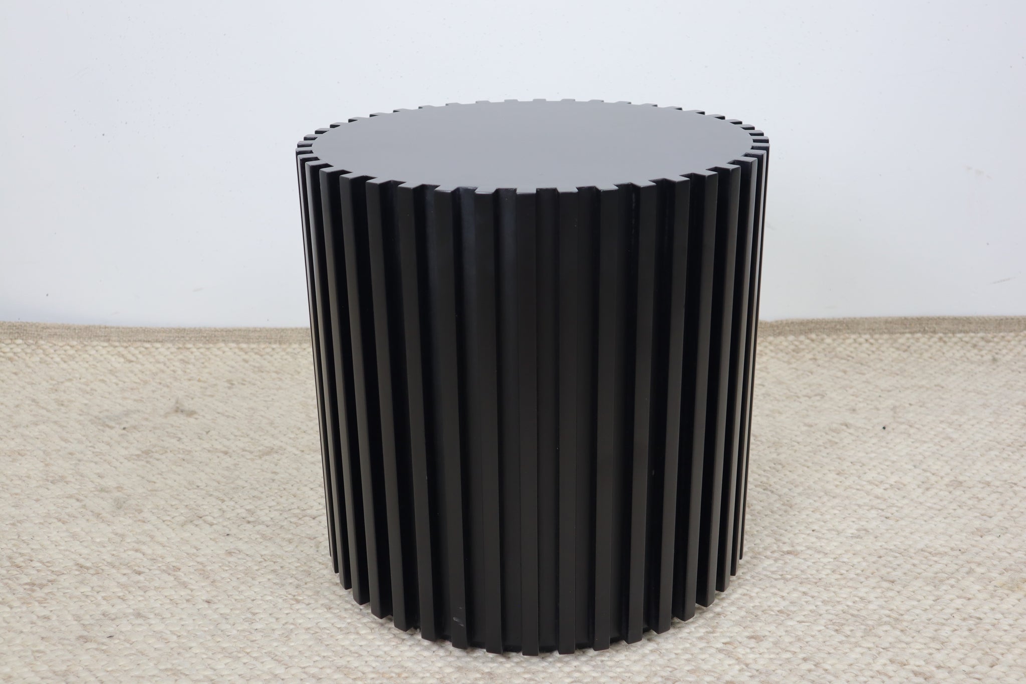 KAI BLACK ROUND LAMP TABLE