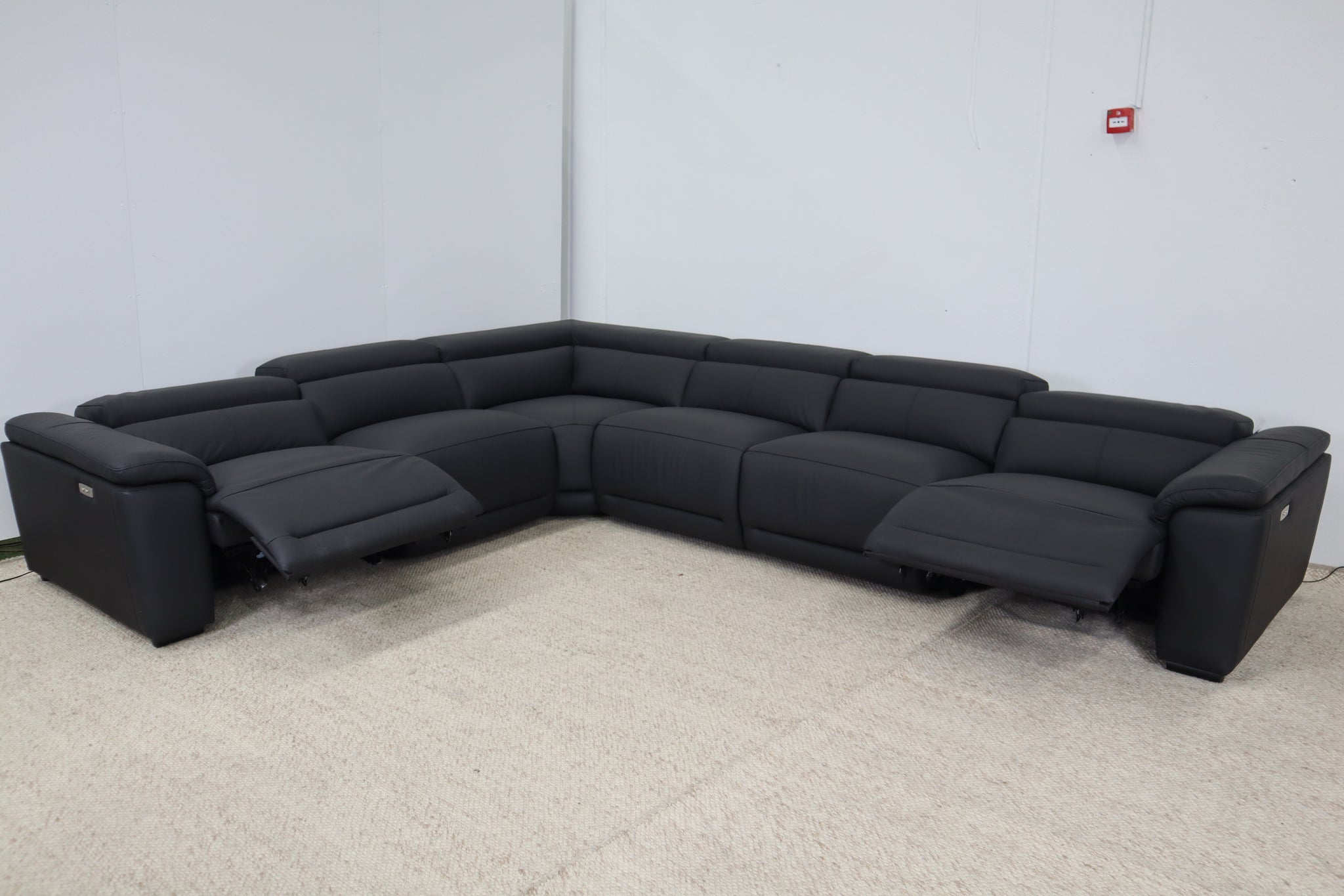 DEX BLACK CORNER LOUNGE