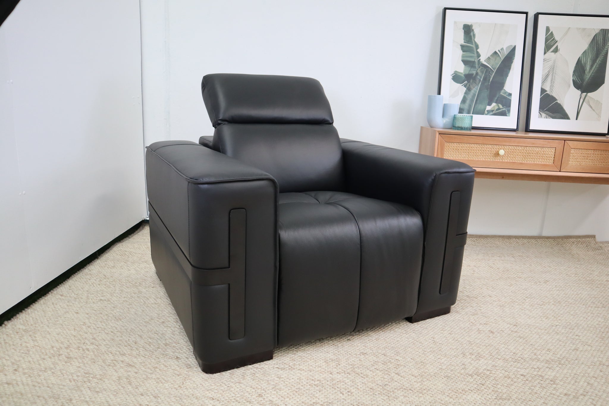 DELTA BLACK LEATHER RECLINER