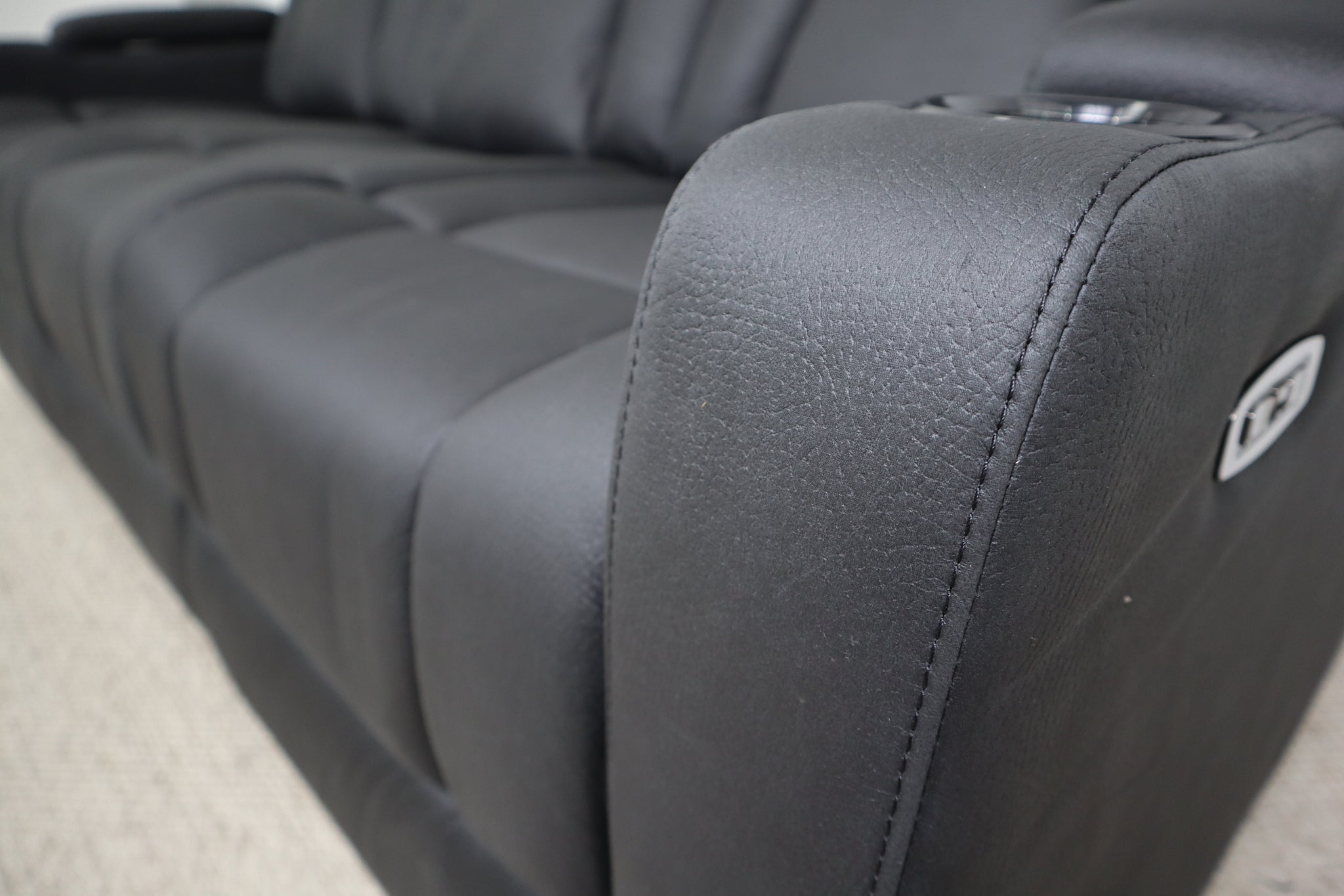 LEON BLACK 2 SEATER