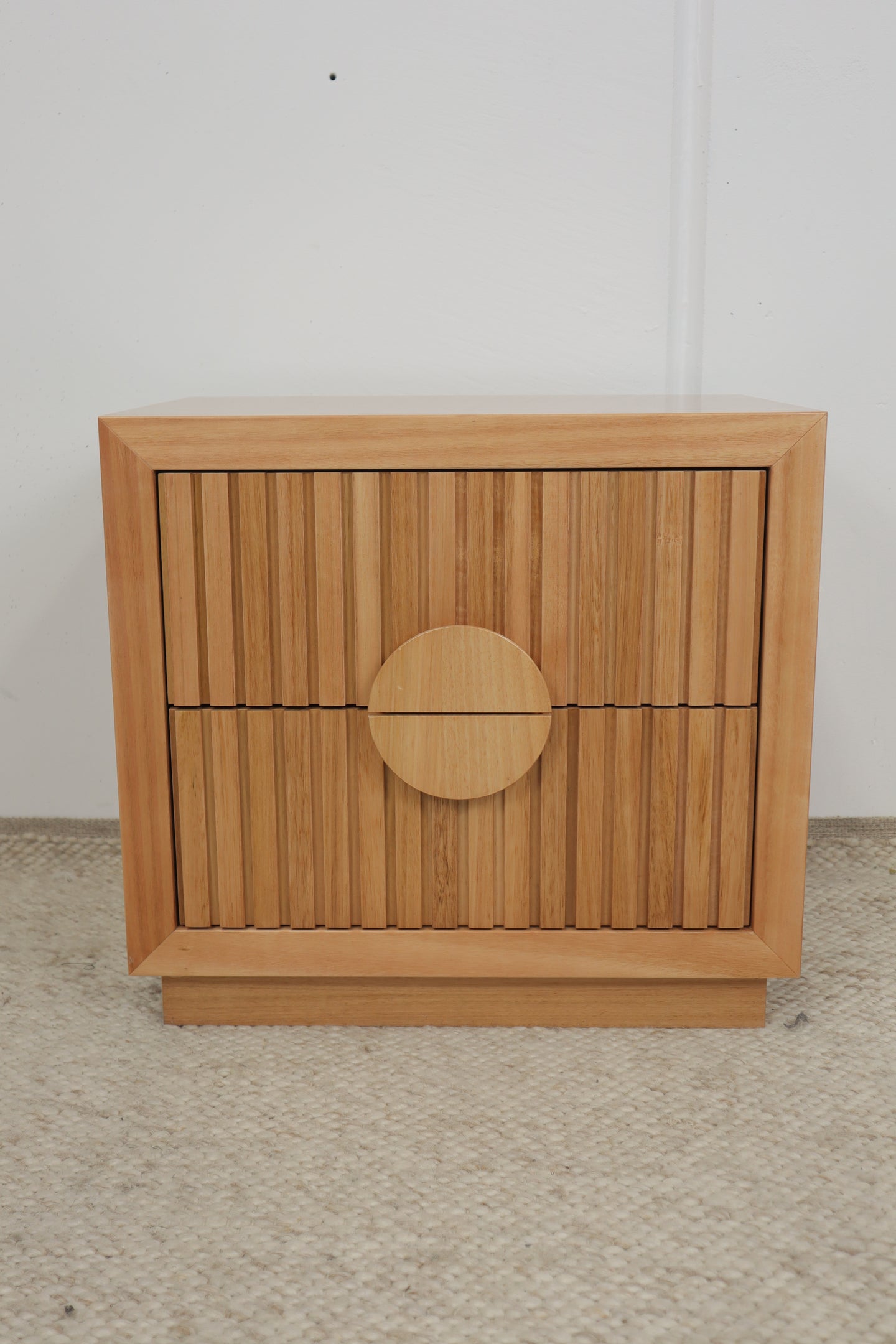 OTIS MESSMATE BEDSIDE TABLE