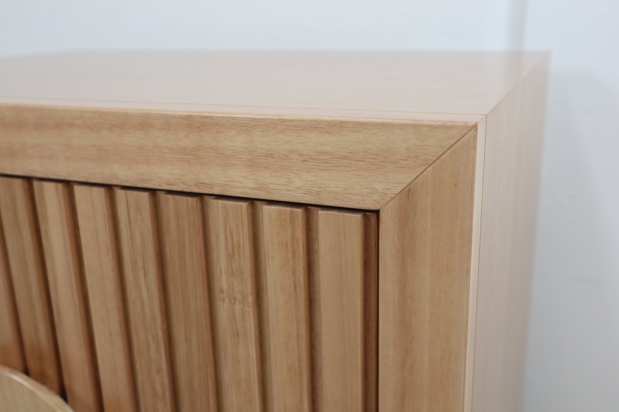 OTIS MESSMATE BEDSIDE TABLE
