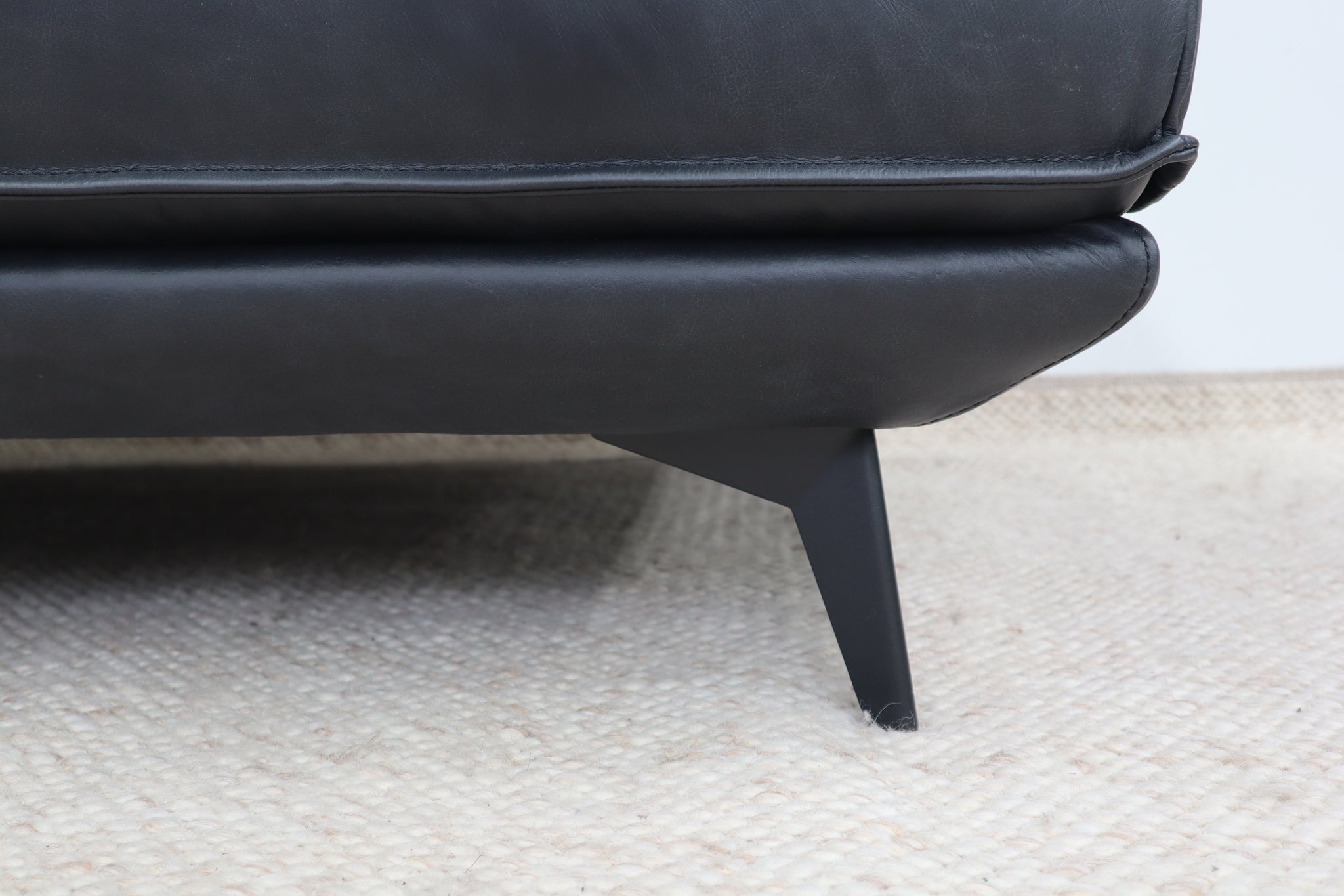 KARTER BLACK 3 SEATER