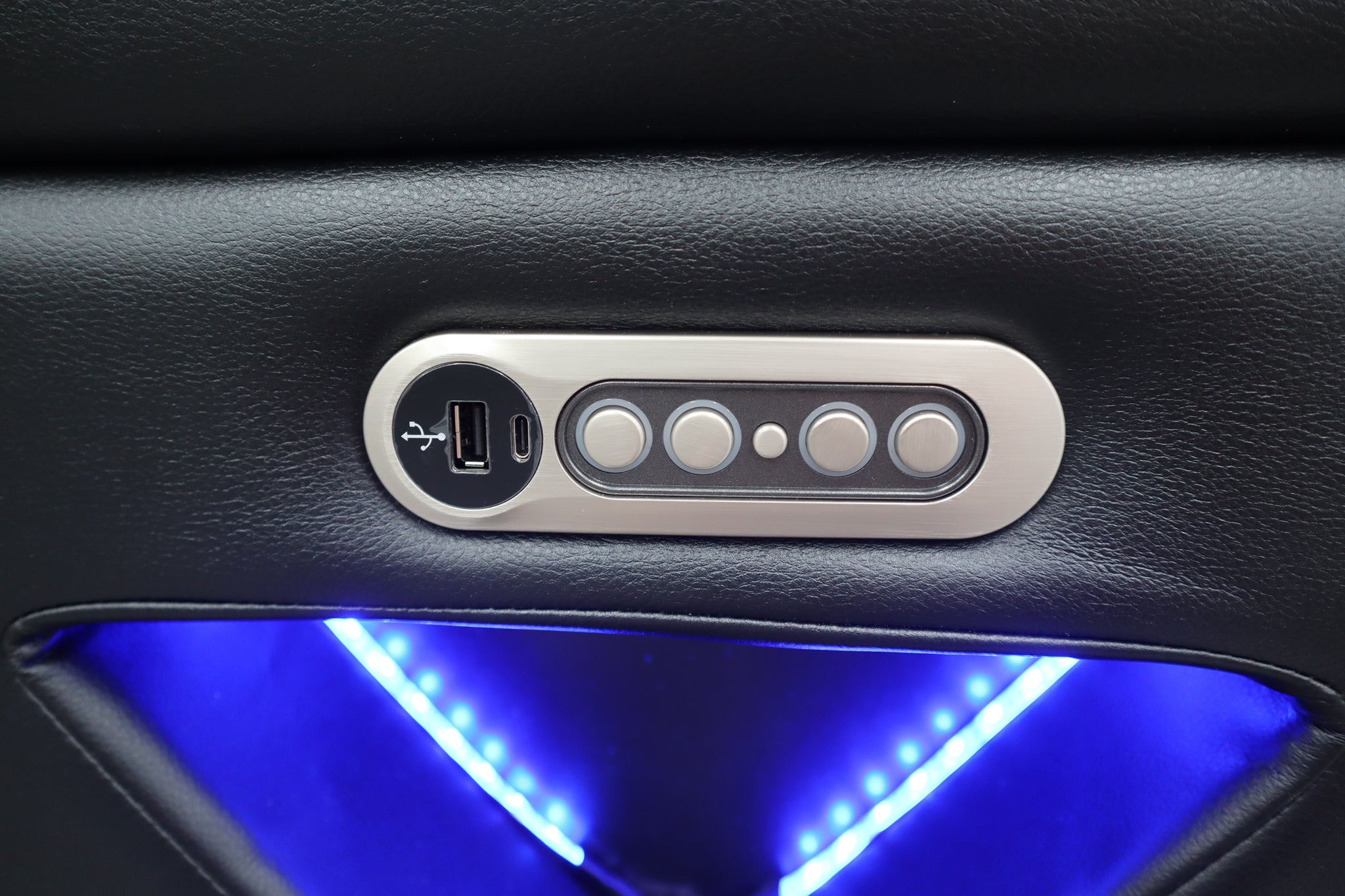 ALISA BLACK CORNER LOUNGE