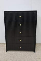 PIA BLACK TALLBOY