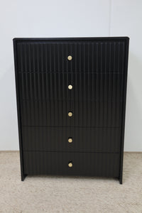 PIA BLACK TALLBOY