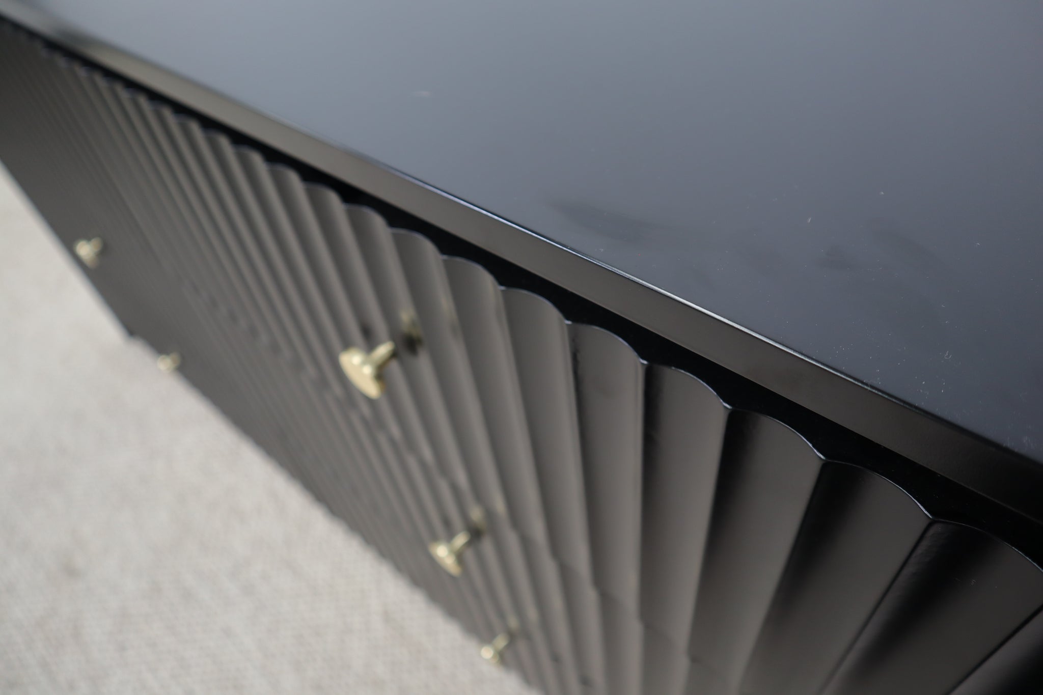 PIA BLACK DRESSER