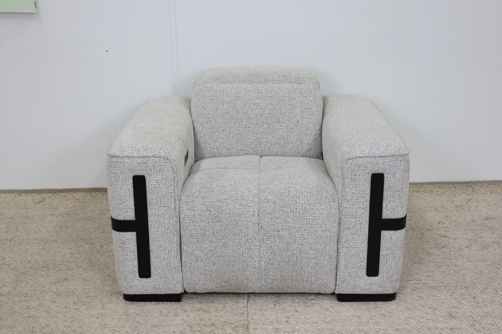 DELTA LIGHT GREY RECLINER