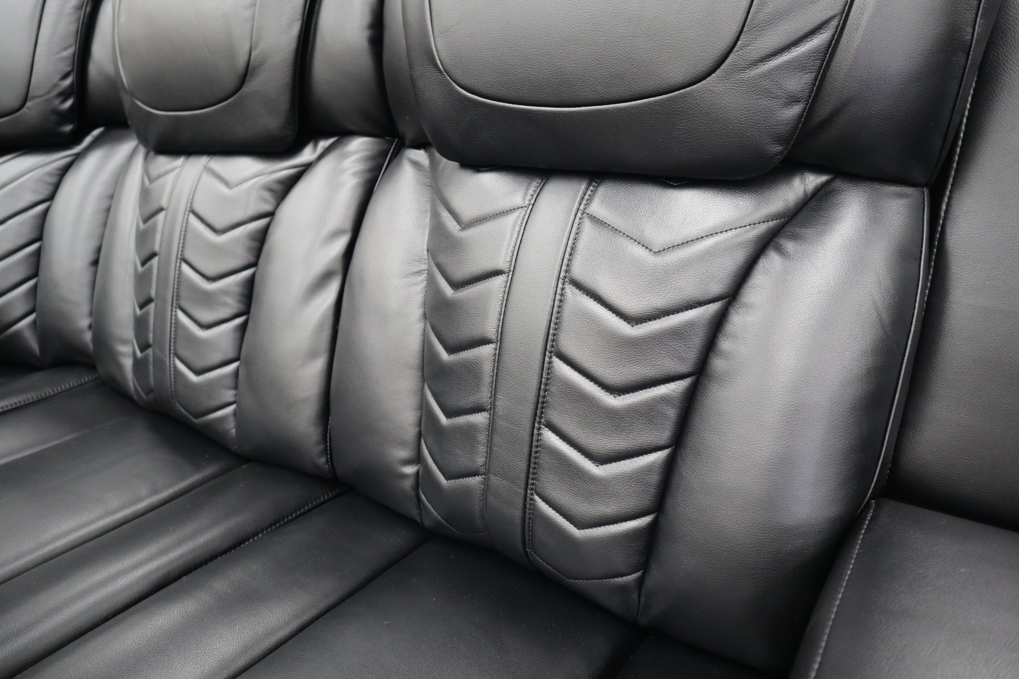 ALISA BLACK CORNER LOUNGE