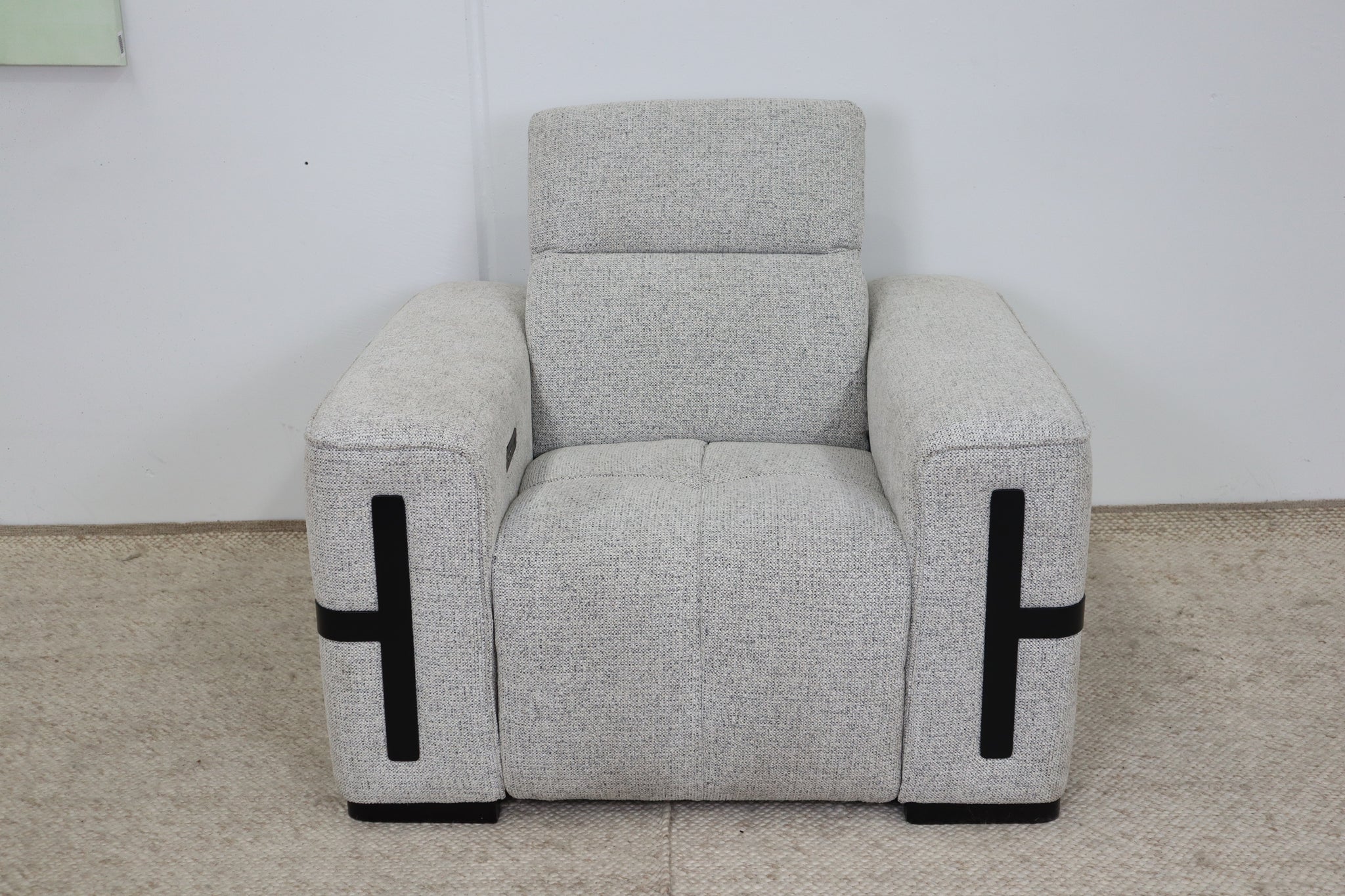 DELTA LIGHT GREY RECLINER