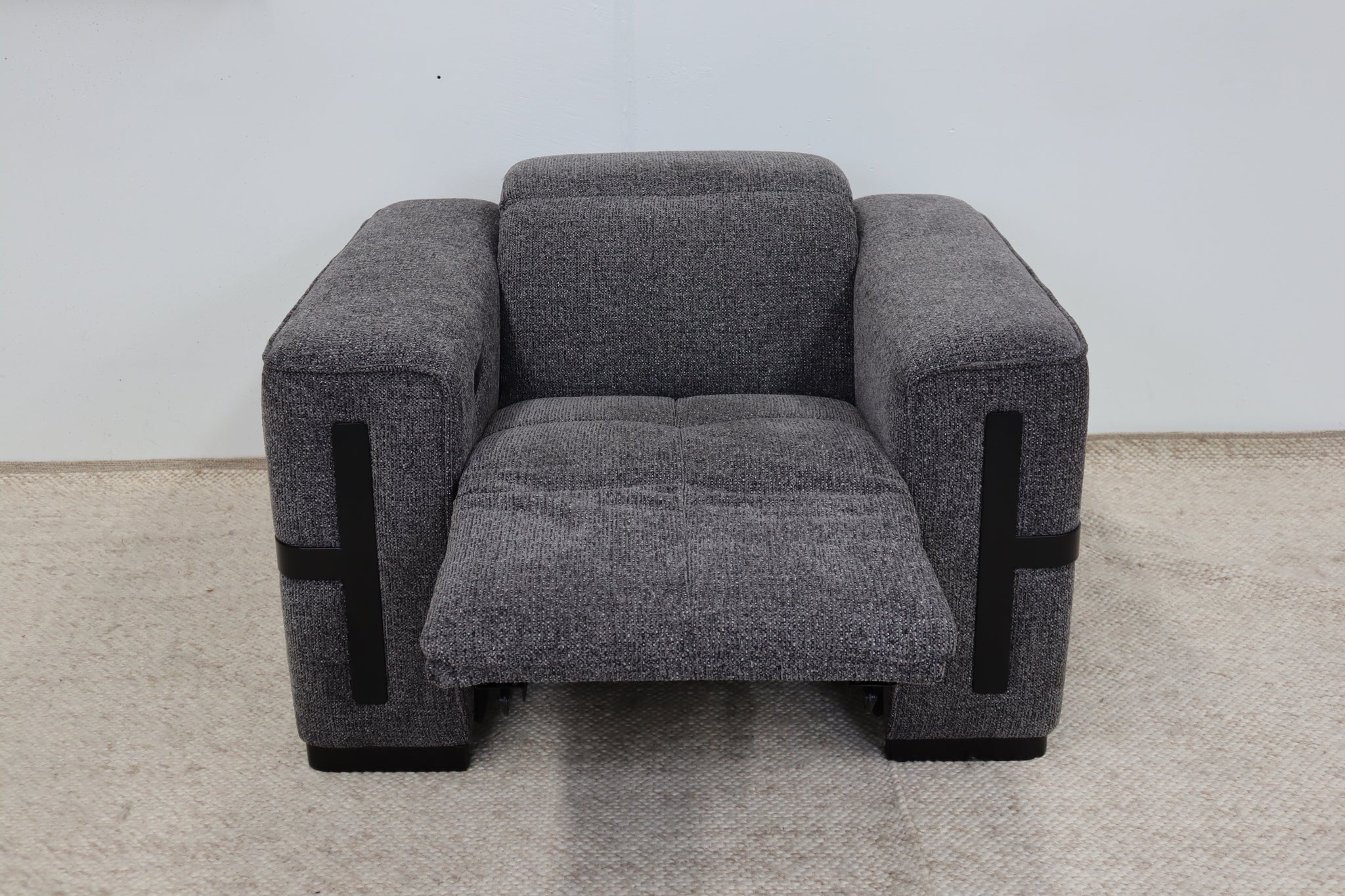 DELTA CHARCOAL FABRIC RECLINER