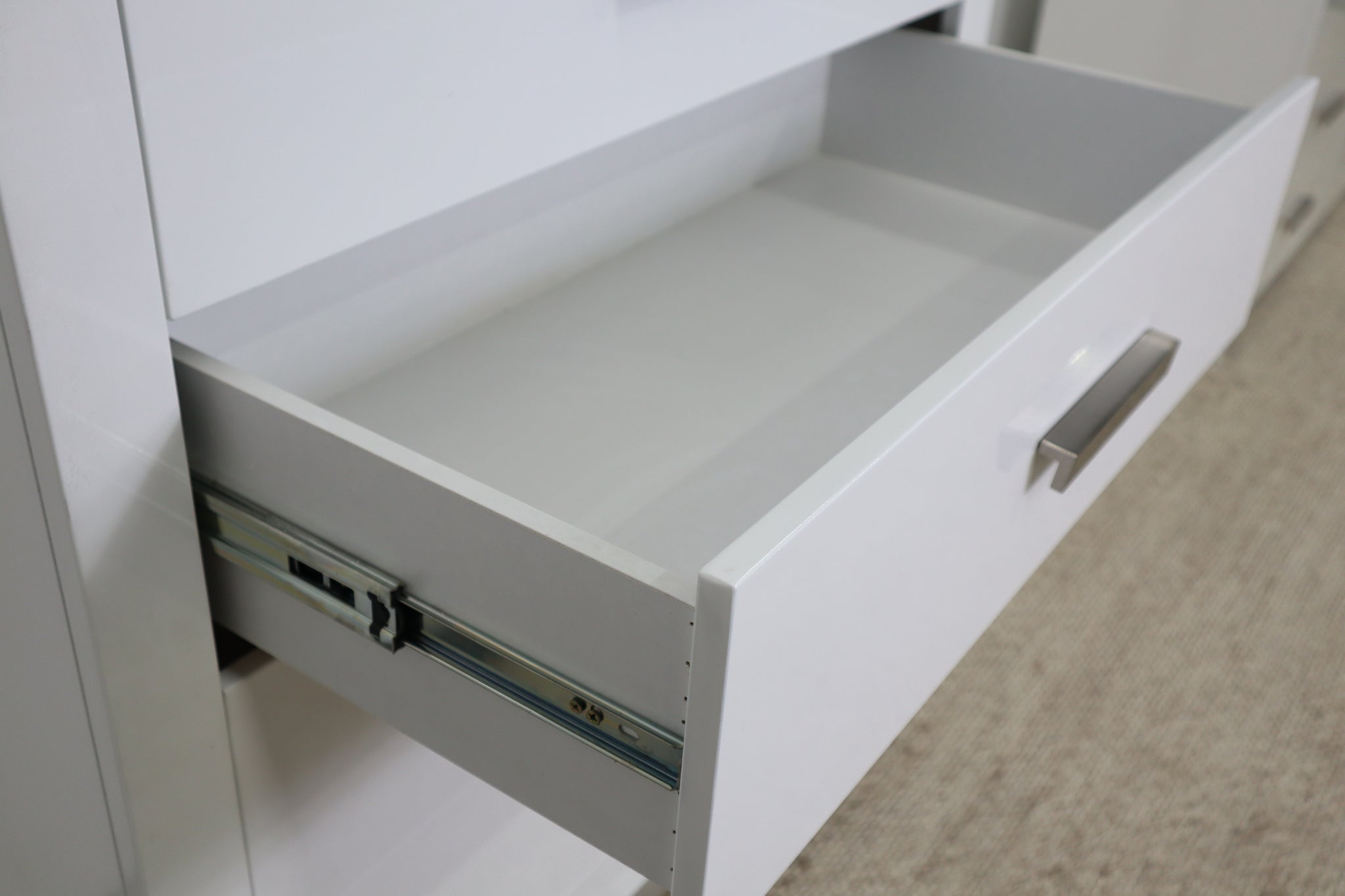 OSLO WHITE DRESSER