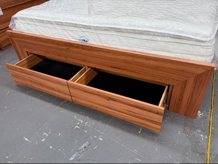 SAMMY WORMY CHESTNUT VENEER KING 3PCE BEDROOM SUITE