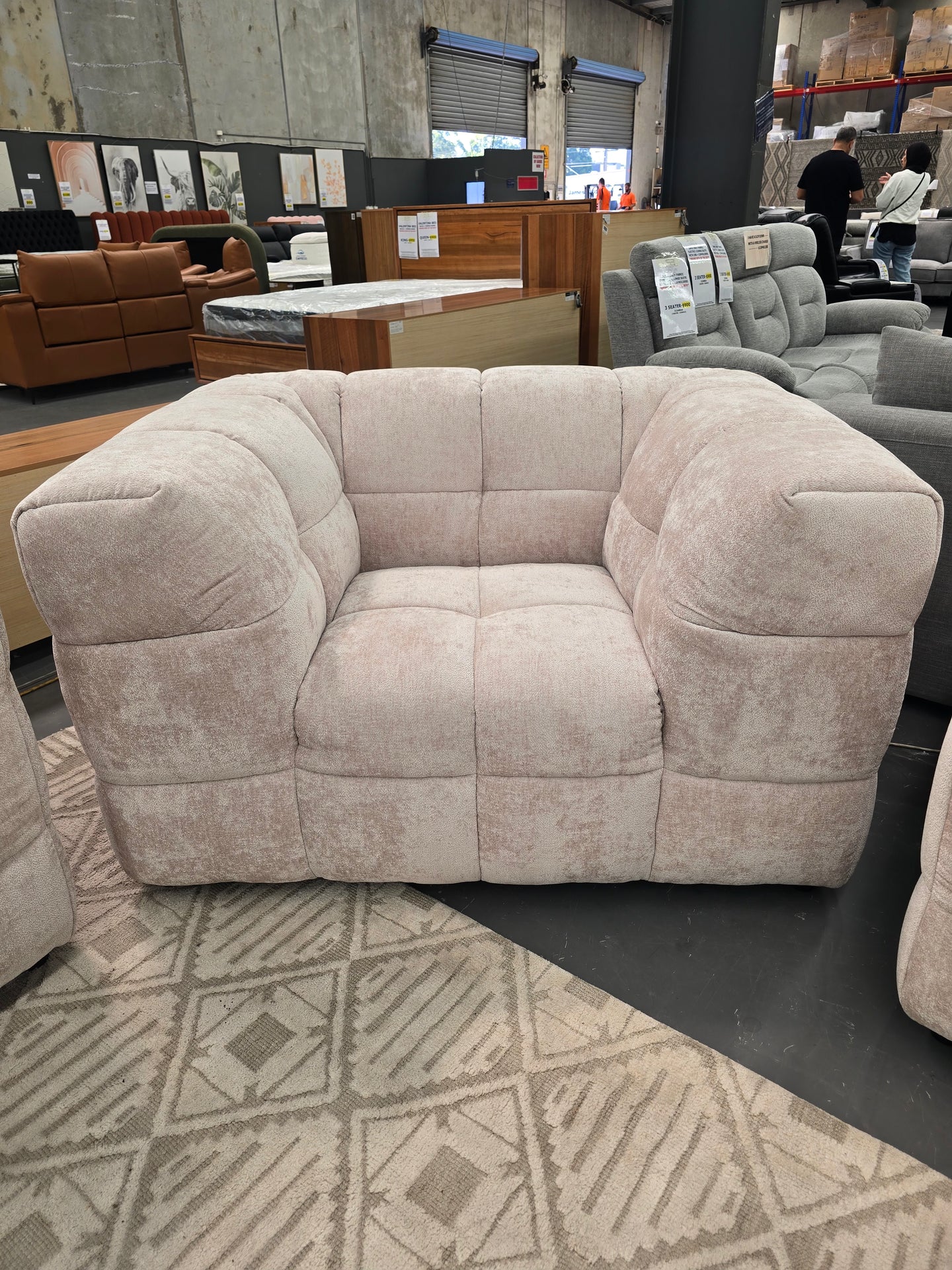 ZOE NATURAL FABRIC ARMCHAIR